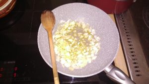 CAPPELLACCI AL TARASSACO CON CACIO-RICOTTA E SPECK CROCCANTE di Chef Max Arer - ricette in casa - AlpiBio