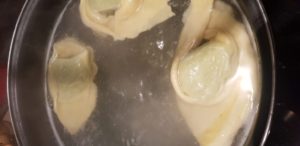 CAPPELLACCI AL TARASSACO CON CACIO-RICOTTA E SPECK CROCCANTE di Chef Max Arer - ricette in casa - AlpiBio